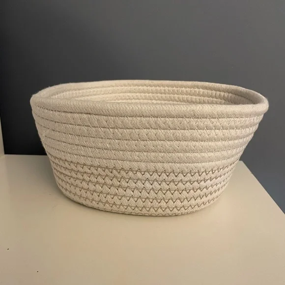 Coiled Rope Square Storage Basket, bottom 7x7 inches, beige, brand new - Picture 3 of 6